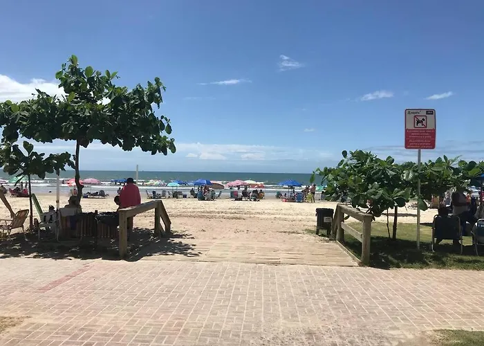 Apto Com Otima Localizacao, Centro De Meia Praia