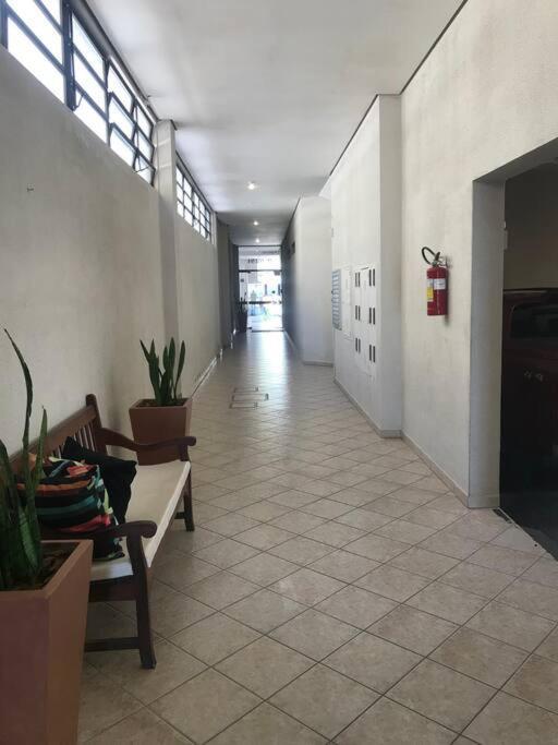 Apto Com Otima Localizacao, Centro De Meia