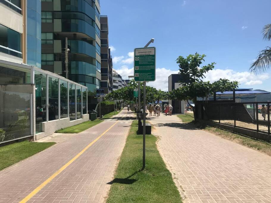 Apto Com Otima Localizacao, Centro De Meia Itapema